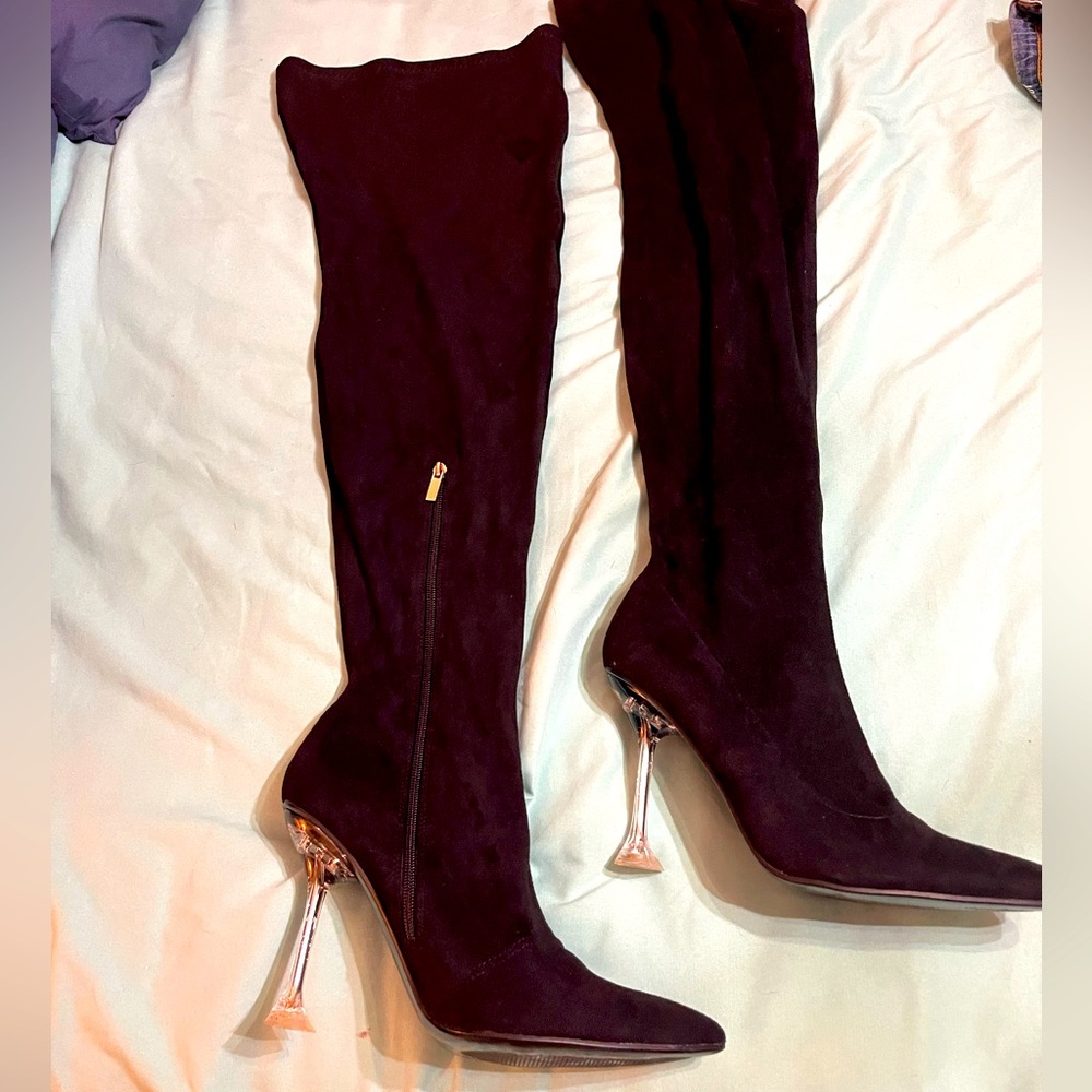 Fashion Nova thigh-hi boots. Size 11. Minimal signs of wear. Light wt.